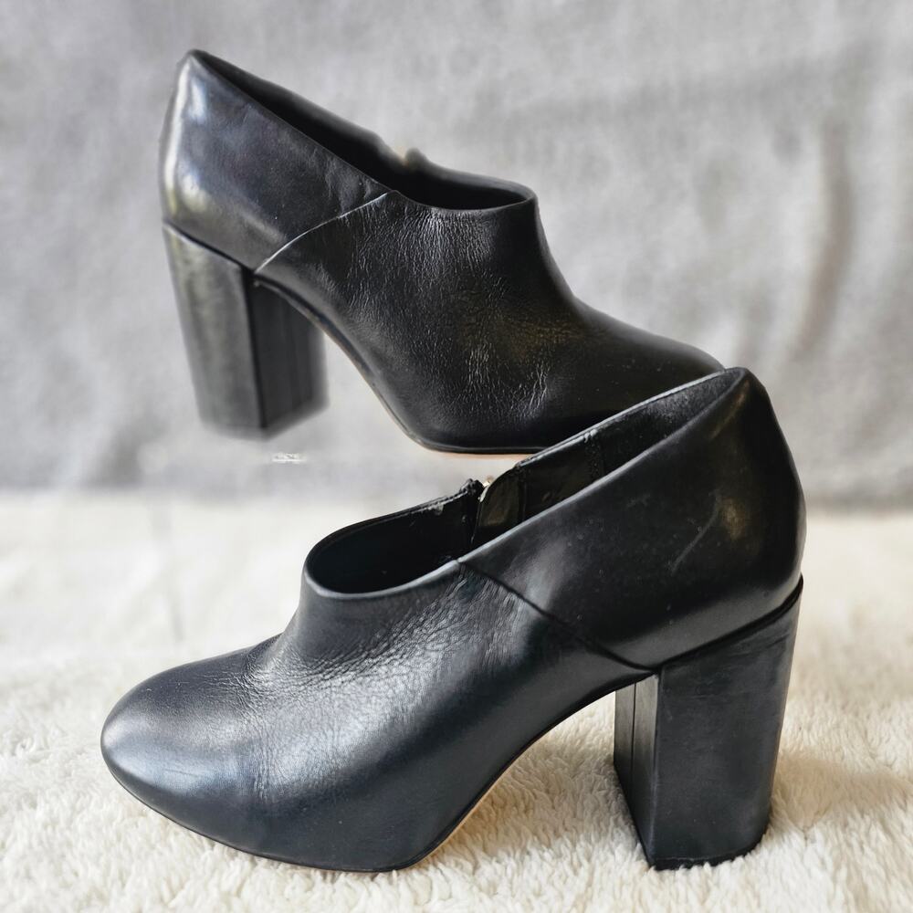 Clarks Women Amabel Clara Leather Heeled Ankle Booties Size 7.5M‎ Black Side Zip